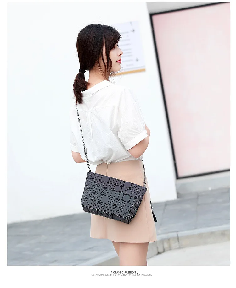 ZYJ Female Laser Luminous Plaid Bags Diamond Chains Rainbow Shoulder Make Up Bag Handbag Deformable Lattice Evening Clutch Bag (10)