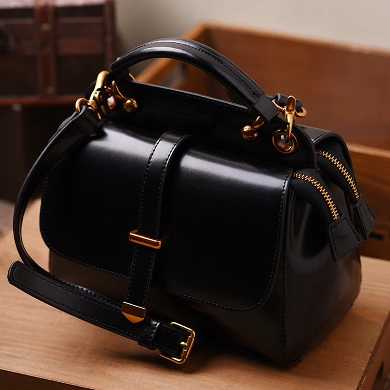 

Louis 100% Genuine Leather Women Crossbody Bag Luxury Handbag Women Bag Designer Fashion Shoulder Bags for Women Rivet Women Bag