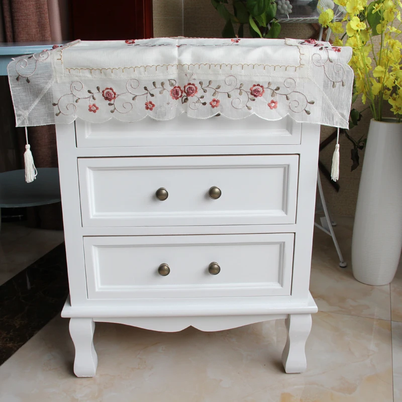 

Europe Slub Yarn 3D Rose Embroidered Christmas Tablecloth Tassel Lace Hem Splice Coffee Dinner Table Cloth For Wedding Banquet