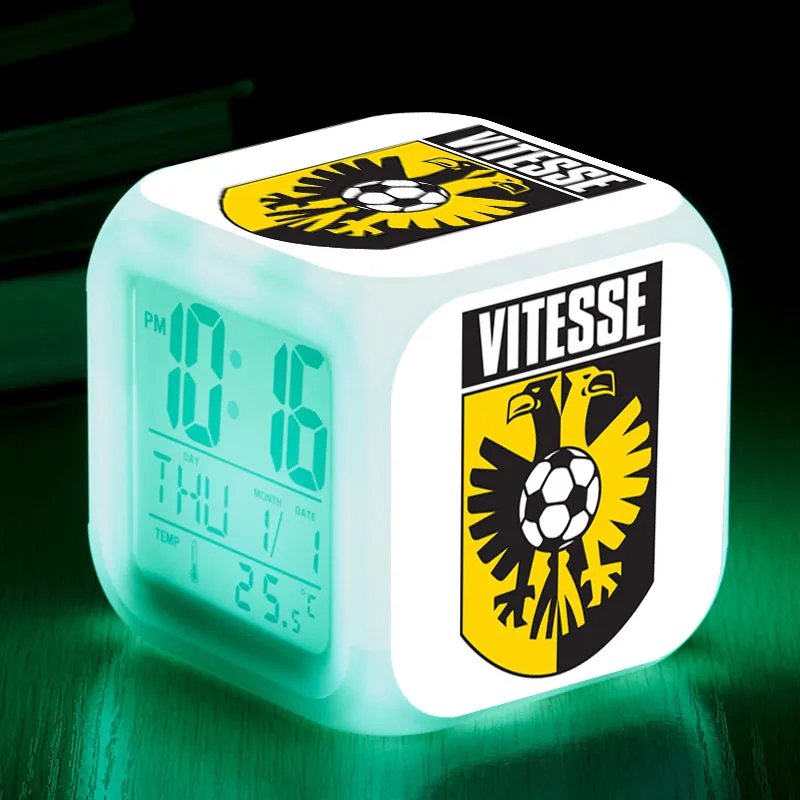 

Stichting Betaald Voetbal Vitesse Digital Alarm Clock LED digitale wekker backlight watch Snooze klok Christmas action figure
