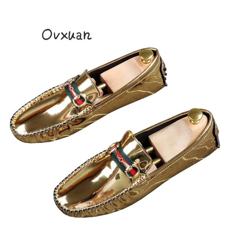 

Ovxuan Handmade Loafers Shoes Men Italian Bling Patent Leather Stripe Design Gold Metal Buckle Supple Men Shoes Prom Shoes Men
