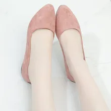 Дамские туфли на плоской подошве из флока; острый носок Туфли без каблуков; Модные слипоны Повседневное удобная обувь; Лоферы Женские туфли-лодочки розовый