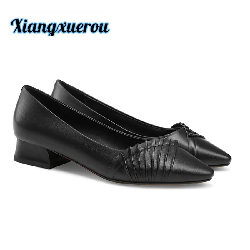 

Xiangxuerou FIn 2018, elegantly folded lace tips are low and thick with the bottom size of the leather women's shoes.