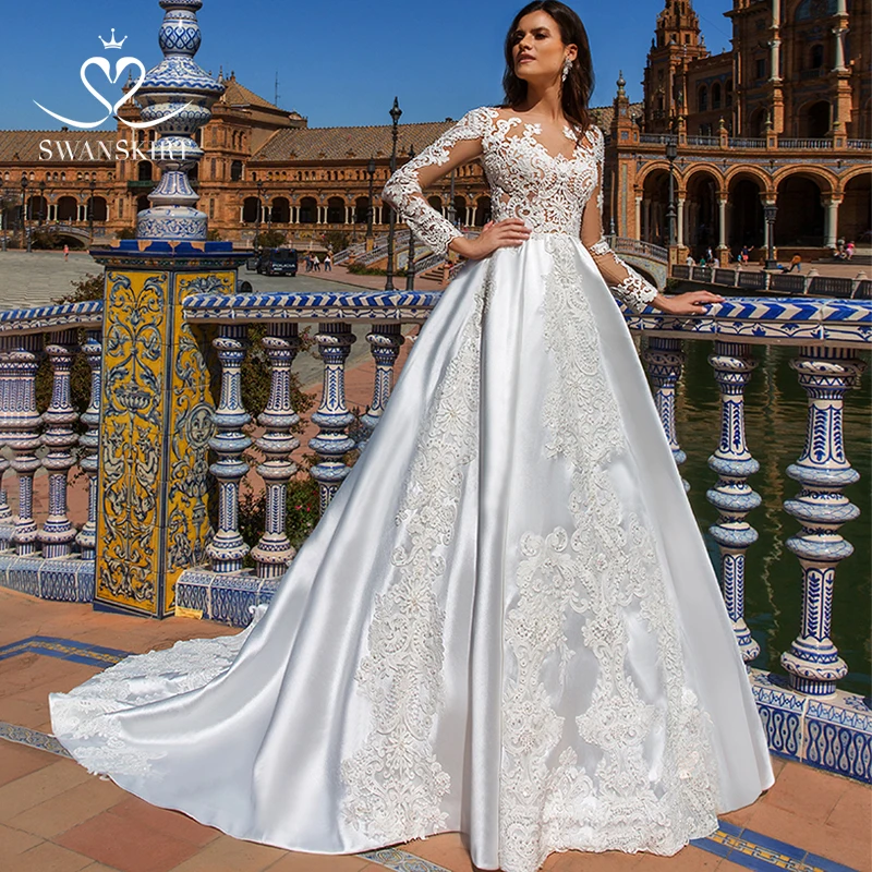 

Swanskirt Appliques Satin Wedding Dress 2020 New Long Sleeve Ball Gown Beaded Lace Bride Gown Customized Vestido de Noiva F214