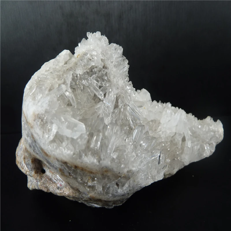 

NATURAL QUARTZ CRYSTAL skull T750