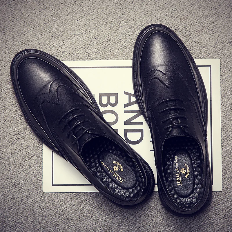 

Men Wedding Shoes Dress Lace-Up British Style Brogue shoe Patent leather men business pointed toe shoes Non-slip Oxfords D12-21