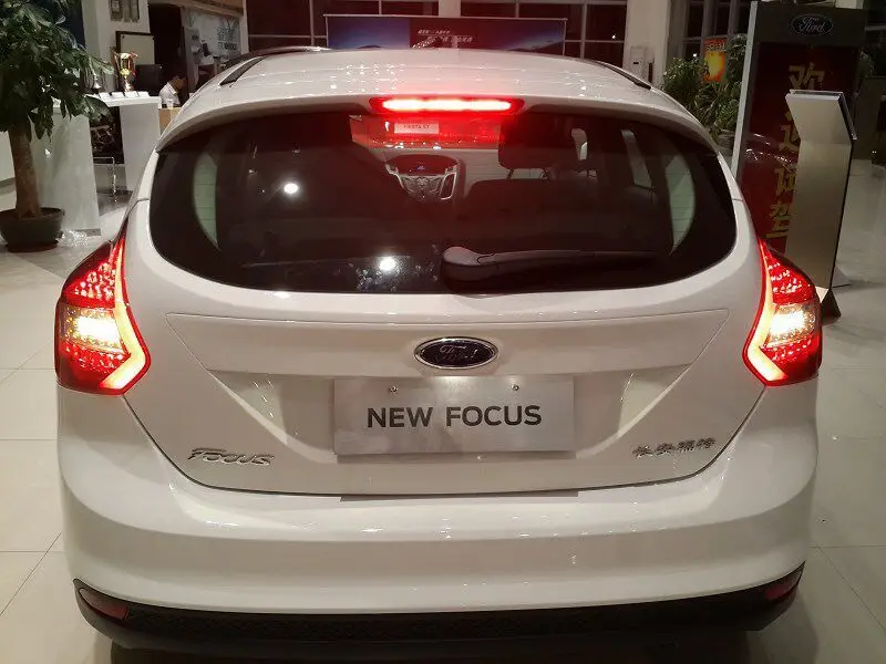 Чехол для focus 3 hatchback 2012-2013 led задний фонарь