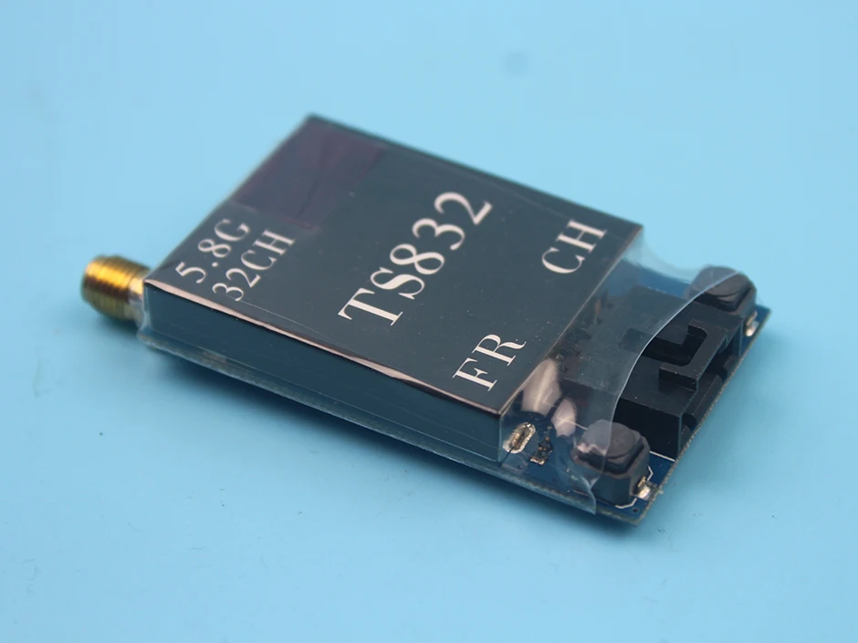 TS832_6