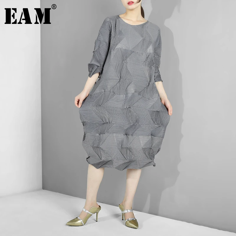 

[EAM] 2019 New Autumn Winter Round Neck Long Sleeve Pleted Fold Split Joint Big Size Temperament Dress Women Fashion Tide JL314