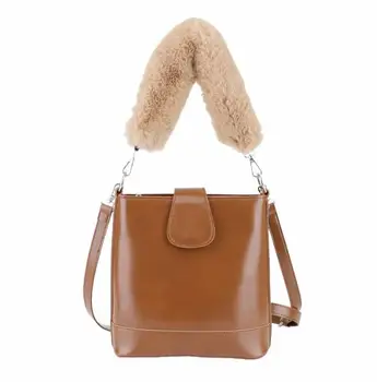 

Korean version of simple ladies handbag retro commuter shoulder Messenger bag fashion Joker bag in autumn and winter