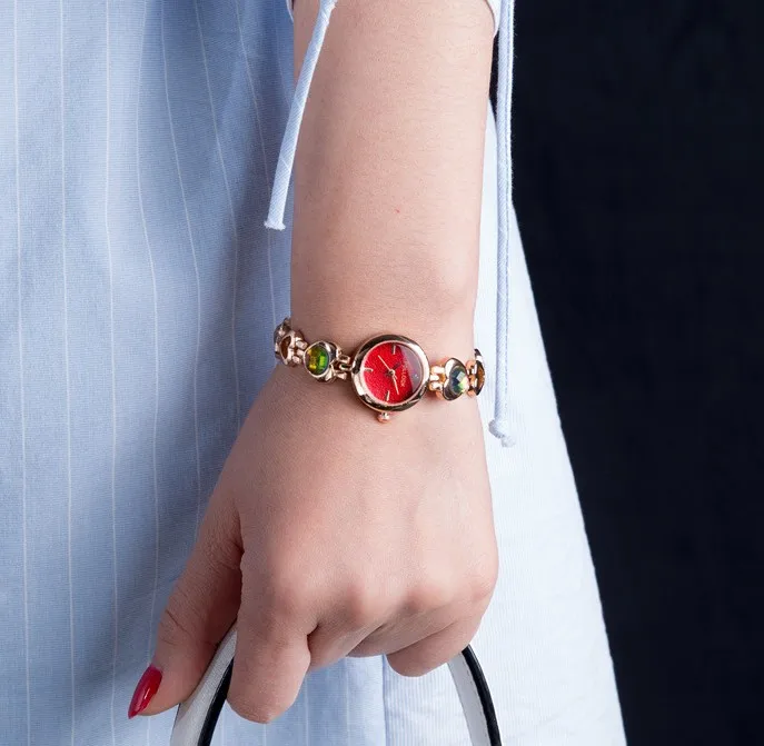 Часы Для женщин Золотой Винтаж класса люкс часы Для женщин браслет часы женские брендовые Роскошные Нержавеющая сталь с Стразы - Color: red