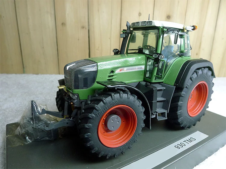 

1:32 930TMS German high quality professional tractor quality model Alloy collection model