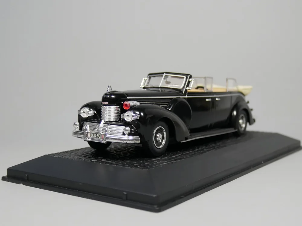 

Rare 1:43 alloy old car model Collection model