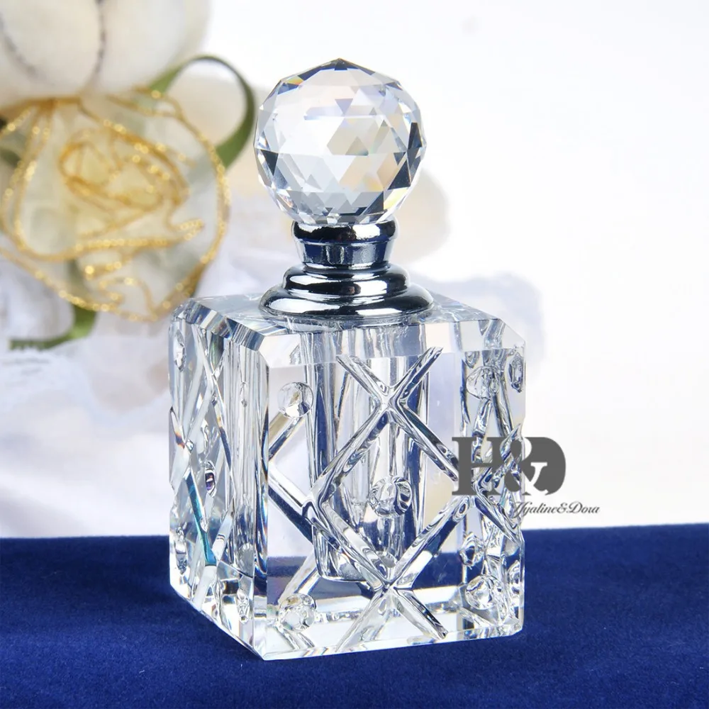 Image Free Shipping Wholesale Vintage Clear Crystal Perfume Bottle Cutting Facets Glass Bottle Refillable Carry Gift