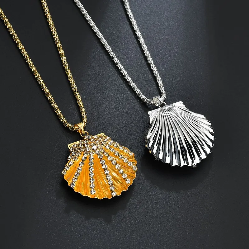 

2018 Vintage Antique Brass Mermaids Sea Shell Locket Top Crystal Nautical Seashell Locket Pendant Necklace Jewelry Birthday Gift