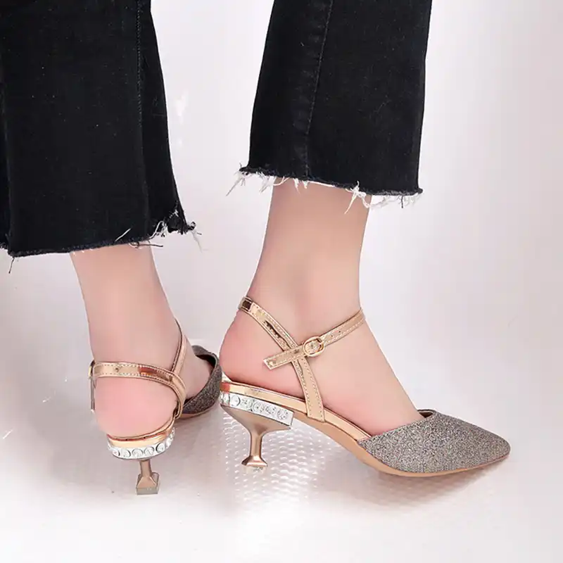 low closed toe heels