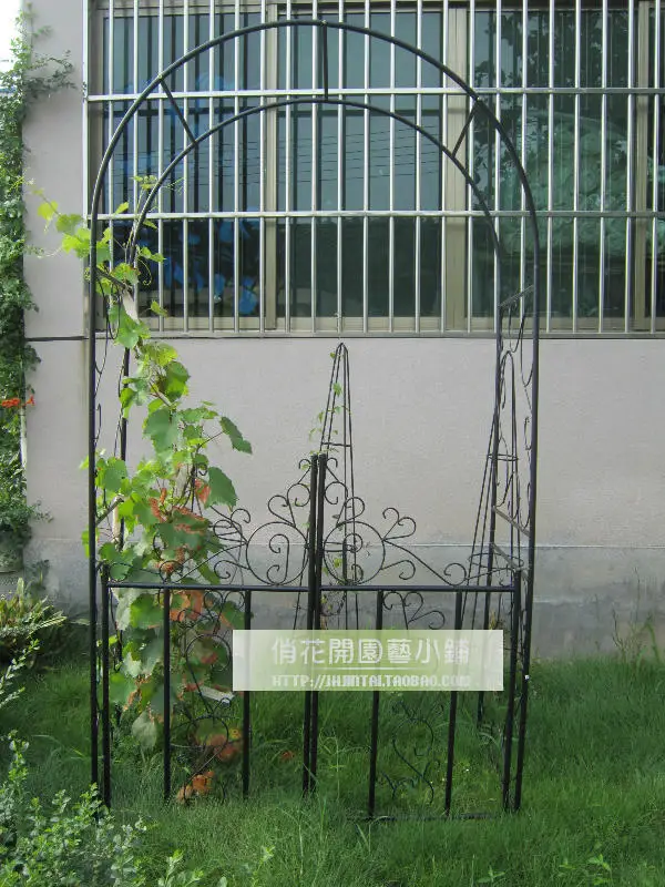The garden with gate arch Gardening flower wearing a grape vine