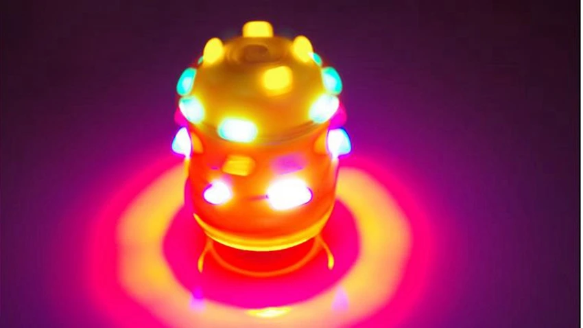 1 комплект, светодиодный светильник с изображением гироскопа и мультипликационного героя, красный паук, спиннинг, светящийся в ночное время, высокая скорость, вращающаяся игрушка для детей