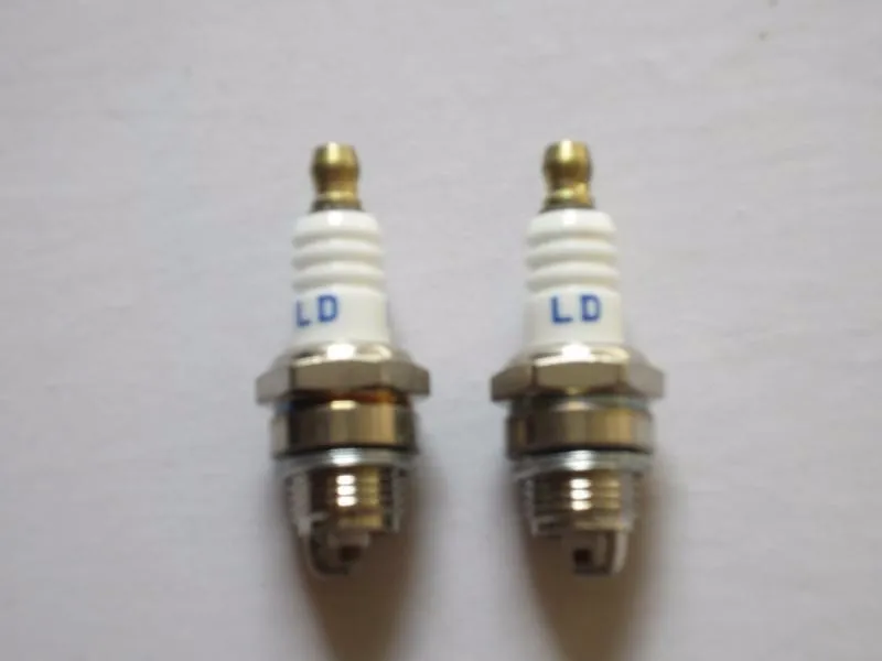 Free shipping Hangkai 2 stroke 3.5 hp outboard motor spark plugsin