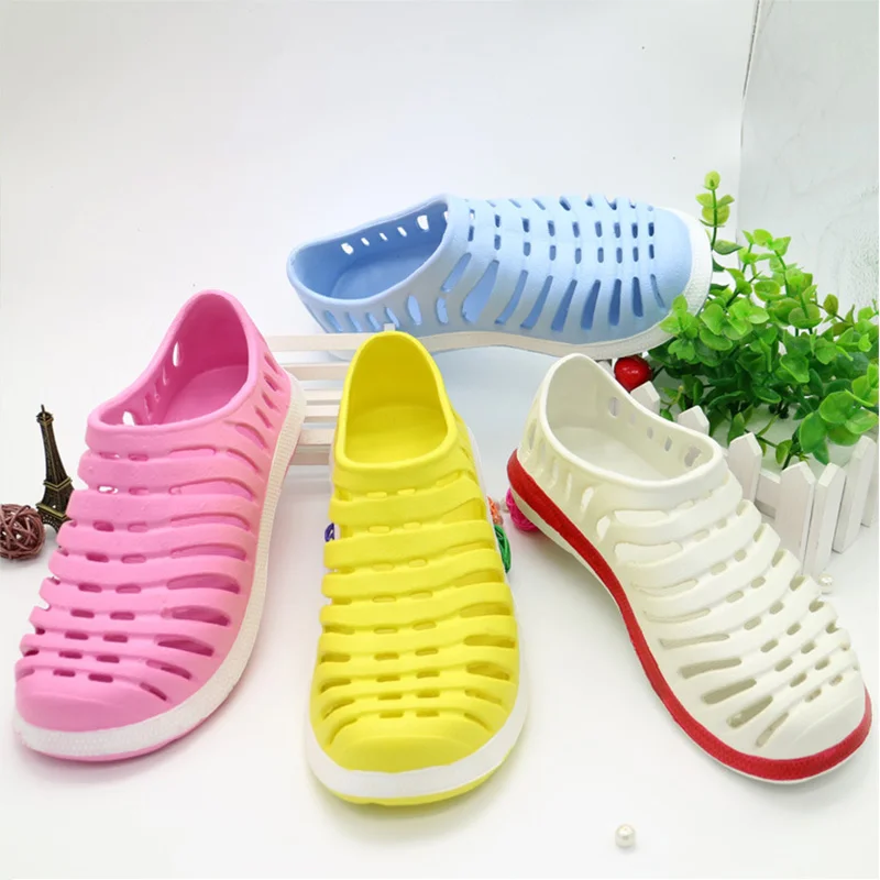 

Women Jelly Shoes Summer Unisex Sandals Soft EVA Flat Loafers Ladies Large Size Hollow Out Breathable Female Beach Casual Shoes
