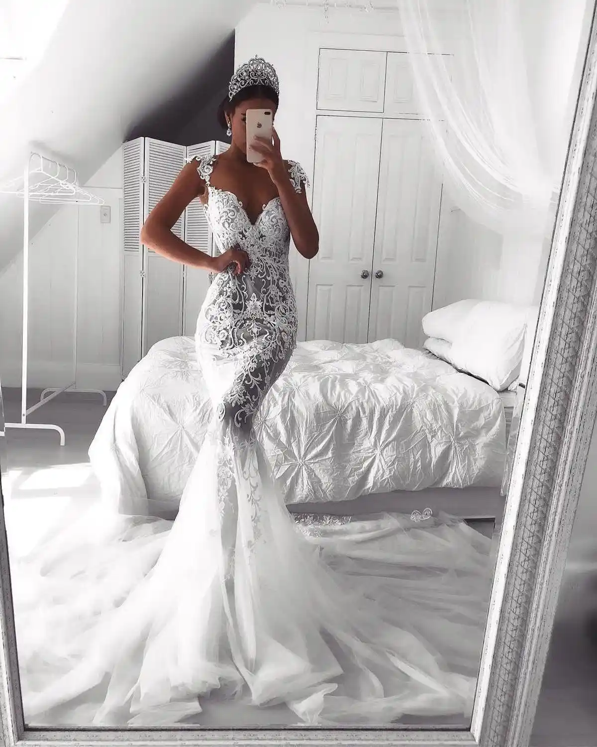 Melisa Womens Mermaid Wedding Dresses for Bride with Long Train Sleeveless Lace Appliques Boho Bridal Ball Gowns