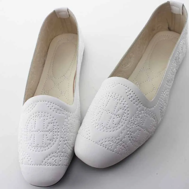 

VTOTA 2019 Pu Patent Leather Flat ShoesPlus Size 42 Ladies Single Shoes Round Spring Autumn Slip On Casual Ballet Flats Shoes