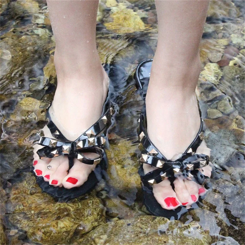 

2018 summer new fashion women slippers flat rivet flip flops women cool slippers jelly shoes women