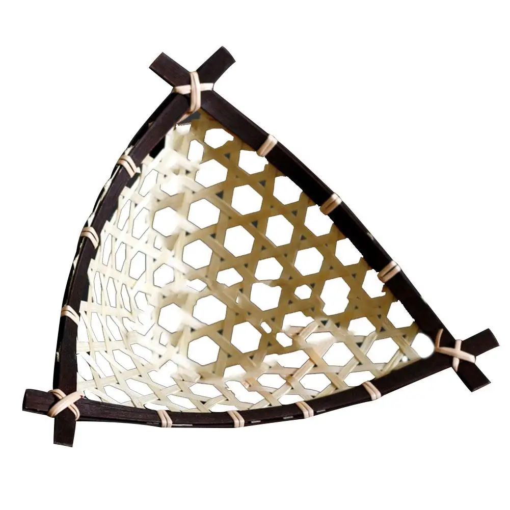 Особенности ручной прямой треугольник бамбуковая корзина суши тарелка для сашими бамбуковые рамы сито Фруктовая корзина для закусок - Цвет: Brown