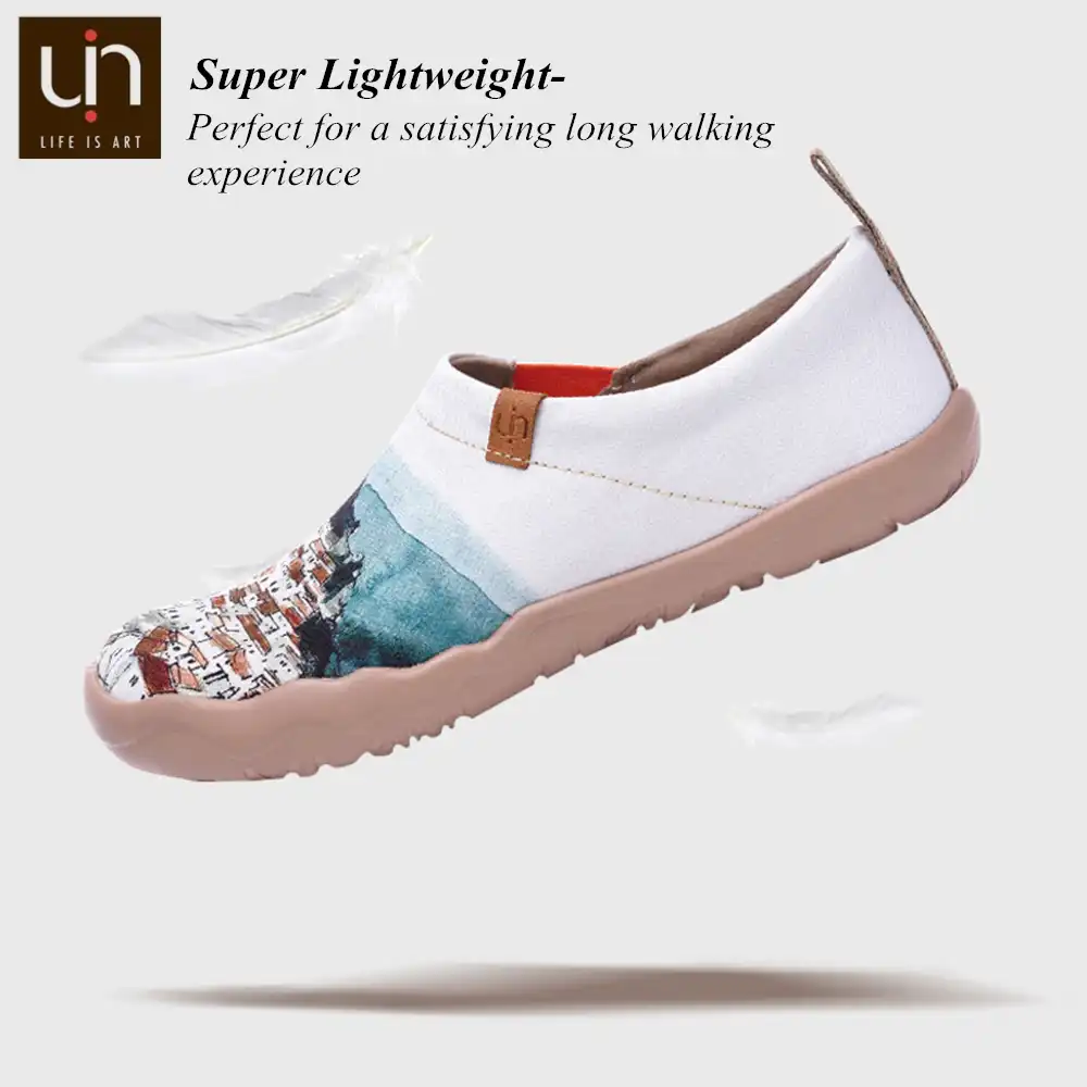 uin sneakers
