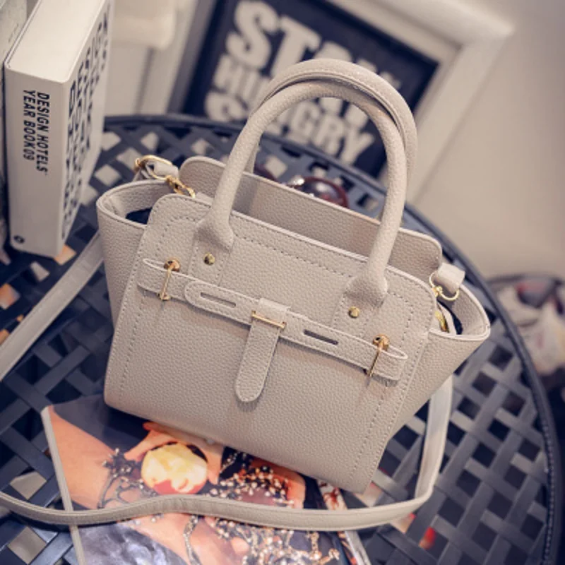 

2018 new fashion handbag bat wings bag wild small handbag casual shoulder Messenger bag