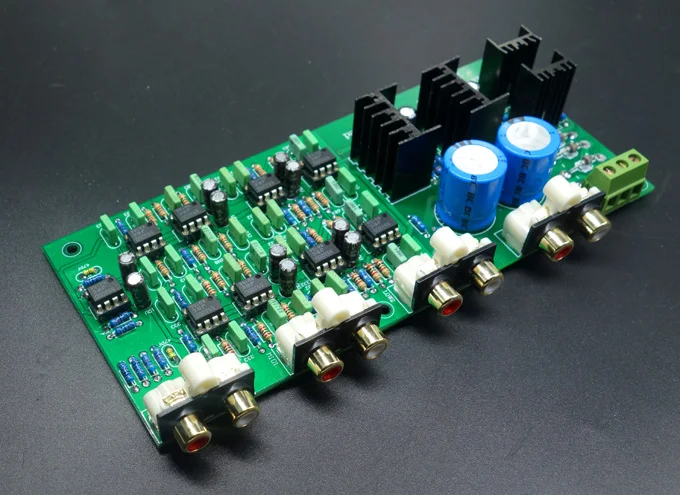 

Stereo 6-channel output pre-electronic three-way board Linkuiitz-Rayleigh crossover 3 frequency divider Replaceable crossover po