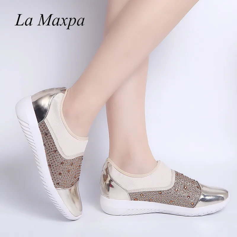 

La MaxPa Autumn Women Loafers Comfortable Flat Casual Shoes Ladies Fashion Crystals Slip on Shoes Breathable Sneakers Plus Size