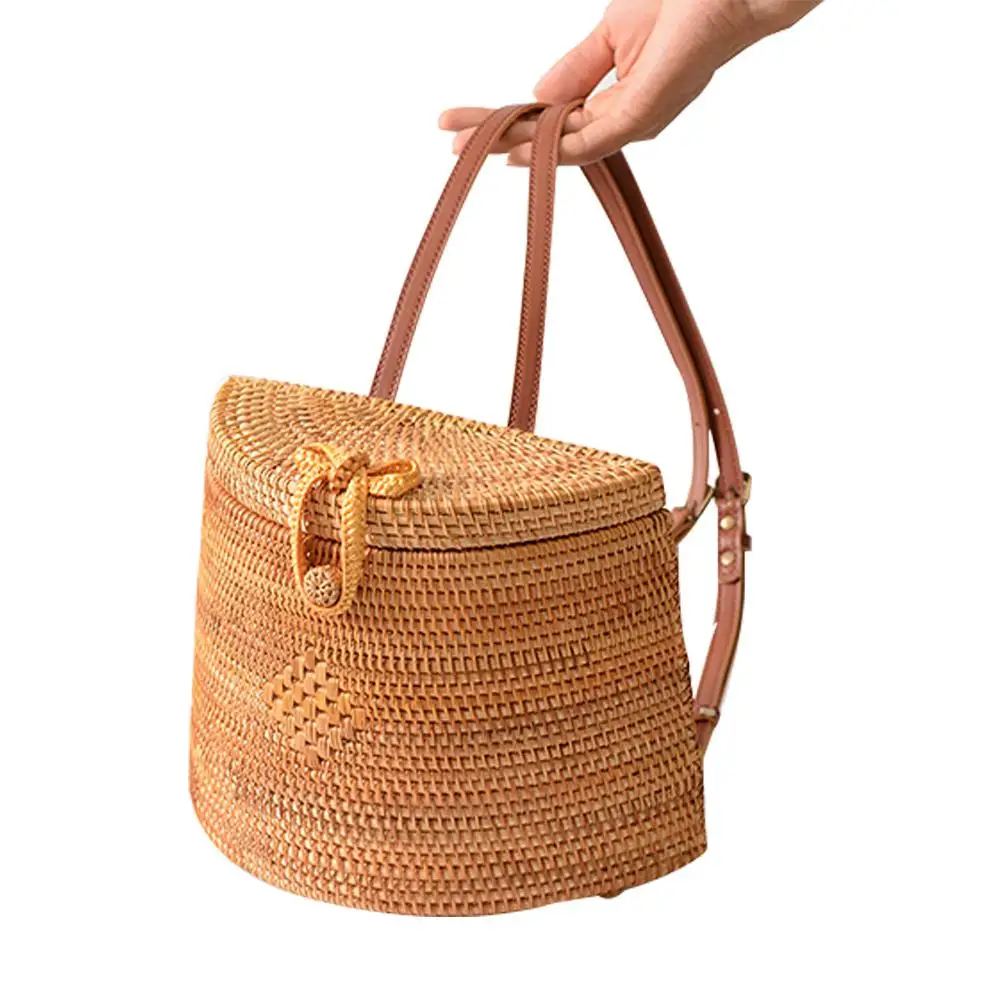 

Rattan Ins Style Back Pack Basket Retro Literary Hand-woven Bag Hansenne Outdoor Shoulder Bags Simple Retro Back Crossbody Pack