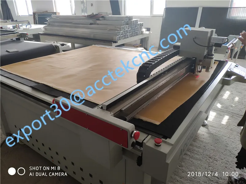 fabric cutting machine