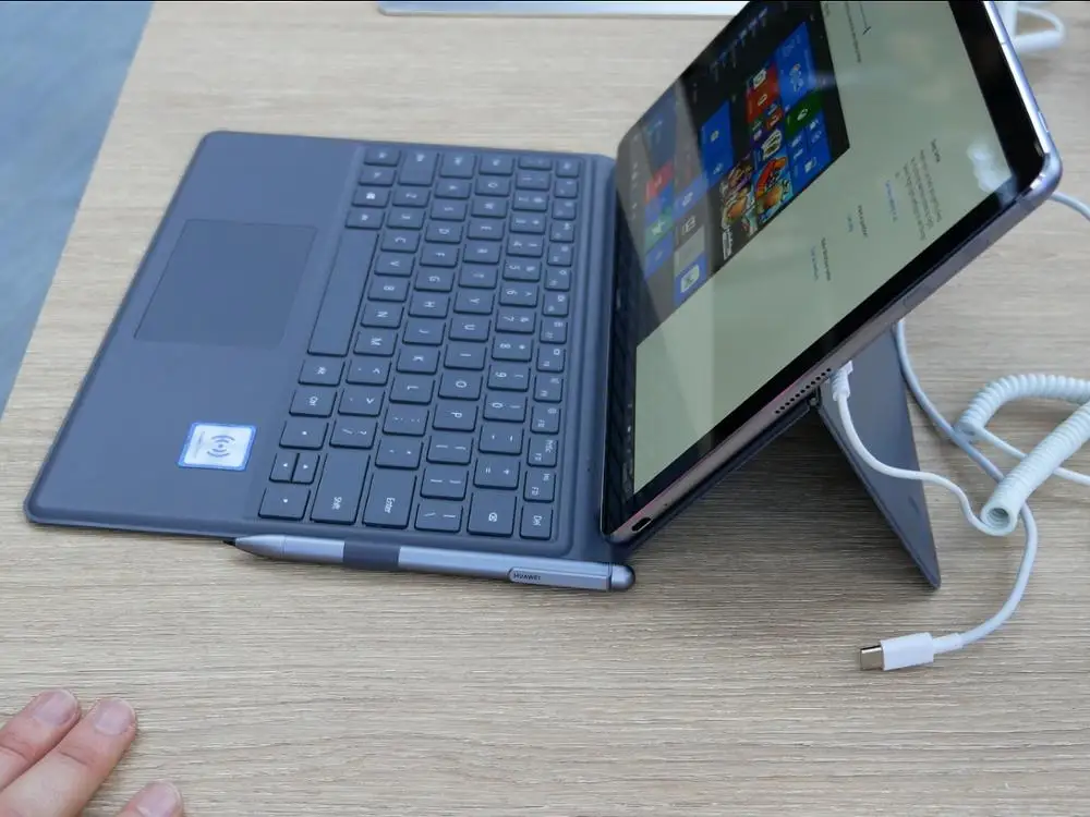 Новые 4 аппарат не привязан к оператору сотовой связи 2 в 1 ноутбук huawei MateBook E 2019