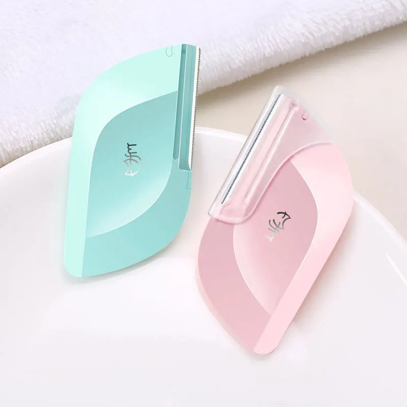 

1pcs Exquisite Diamond Eyebrow Knife Anti-Scratch Eyebrow Knife Mini Portable Eyebrow Tool Set