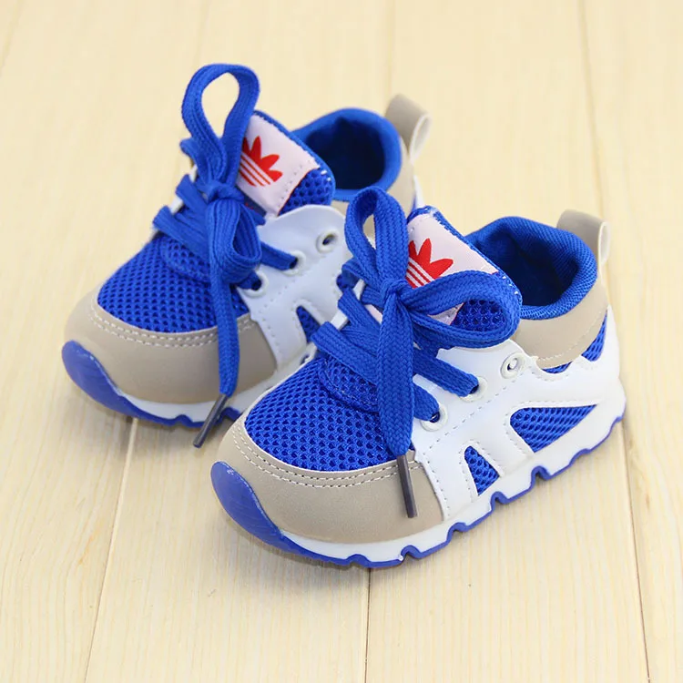 niños con zapatos jordan niños con zapatos jordan
