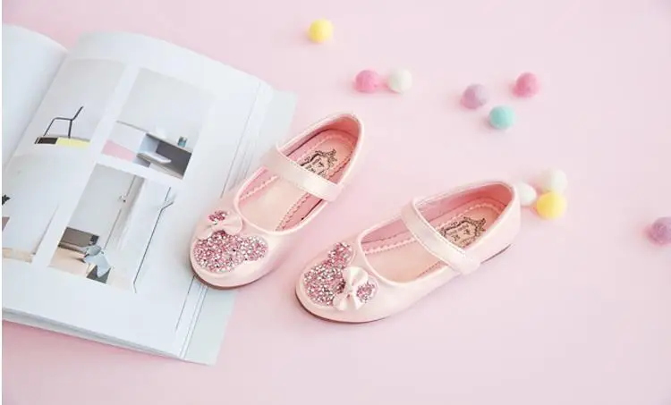 HaoChengJiaDe/новые модные кожаные туфли принцессы для маленьких девочек; золотые мягкие танцевальные свадебные модельные туфли
