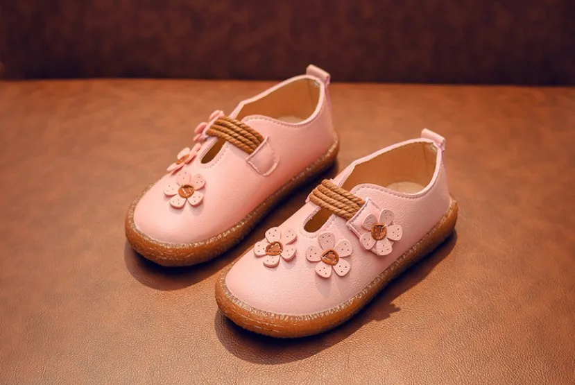 Весенняя Новинка; детская обувь; кожаная обувь для девочек; модная детская обувь для принцесс с цветами; обувь на плоской подошве для маленьких девочек