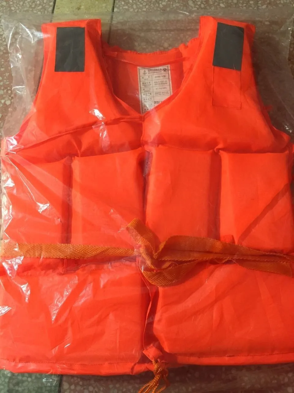 Для взрослых и детей Профессиональный плавательный спасательный утолщение морской одежда M056