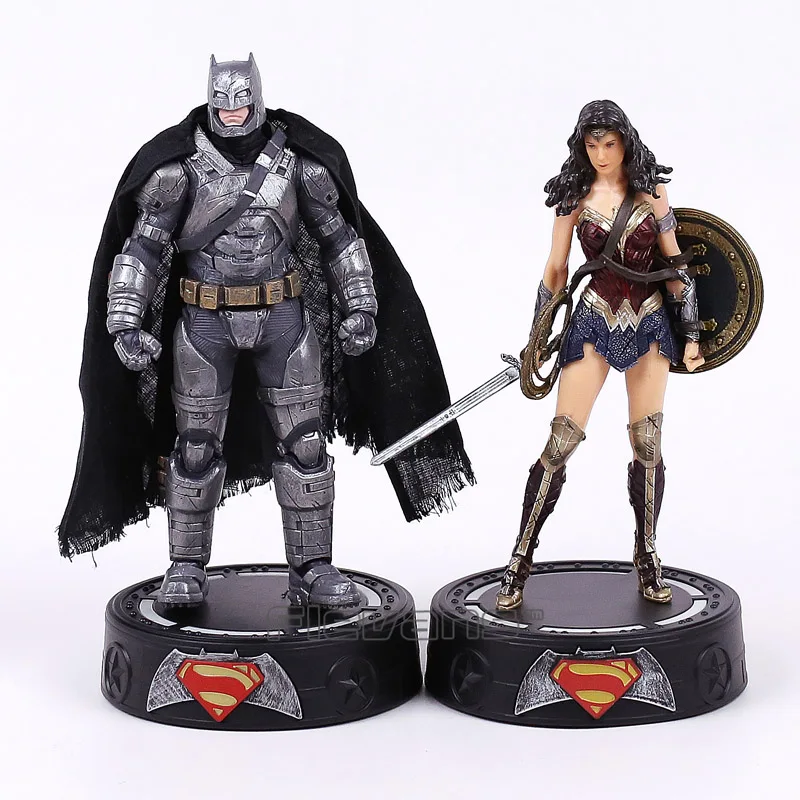 

Batman / Wonder Woman Statue with Light Figure Collectible Model Toy