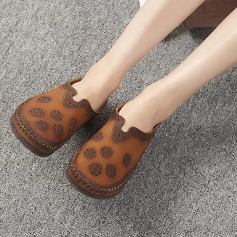 

Women Leather Loafers Embroidery Low Heels Soft Bottom Spring Shoes Hollow Out Retro Flats Women Handmade Genuine Leather Shoes