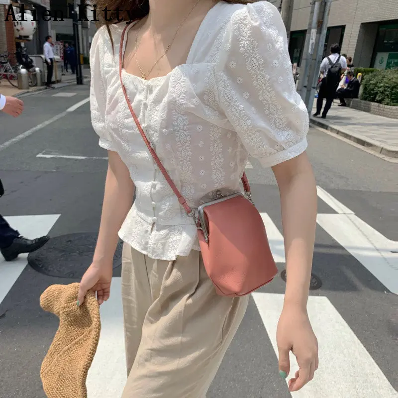

Alien Kitty 2019 Summer Casual Square Collar Elegant Short Sleeves Sexy Single Breasted Simple Fresh Sweet White Short Shirts