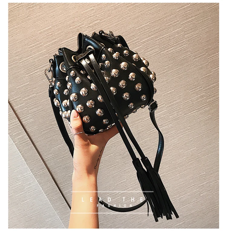 

2017 New Korean fashion rivet Mini bucket bag tassel small bags Handbag Shoulder Bag Messenger Bag Red/Black/Sliver