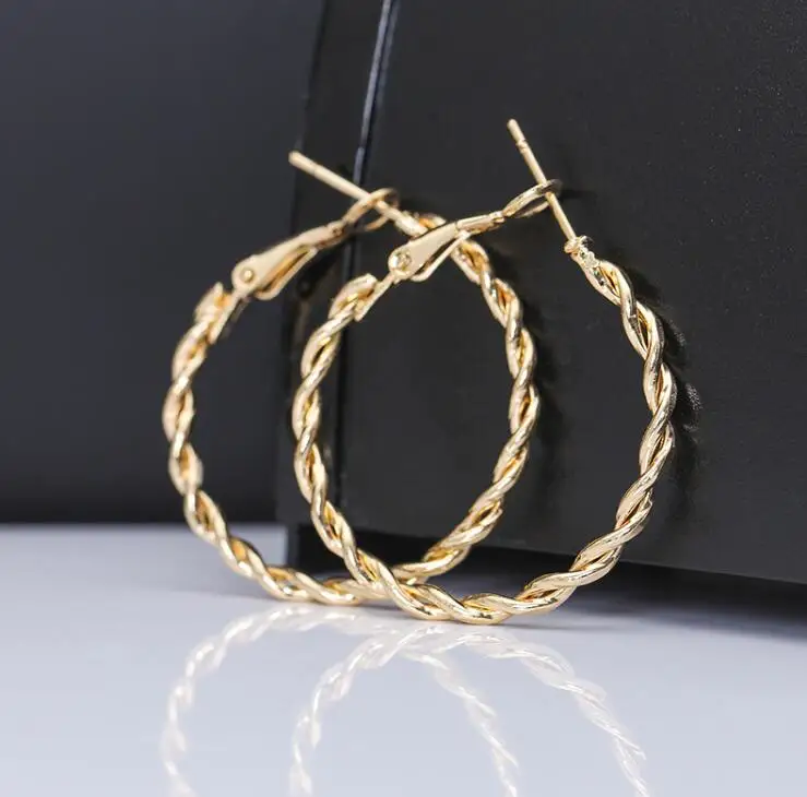 

2019 Fashion Hoop Earrings With Twisted Geometric Circle Earrings Simple Earrings Big Circle Gold Color Loop Earrings For Women