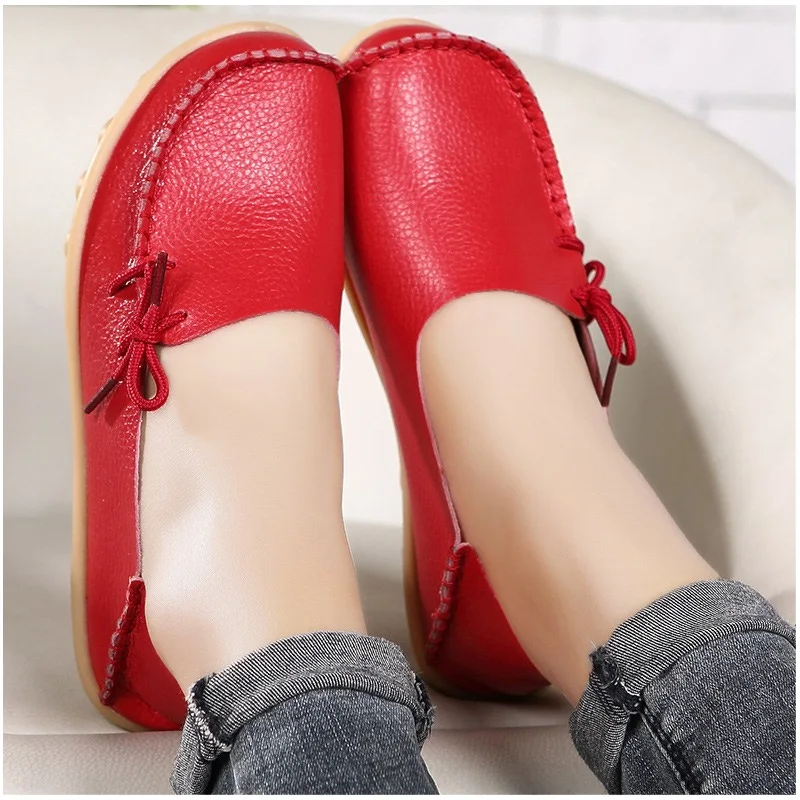 Женские туфли из мягкой натуральной кожи на плоской подошве; женские мокасины; неглубокие повседневные туфли; Лоферы для медсестры; женская обувь на плоской подошве; Размеры 35-43 - Цвет: red