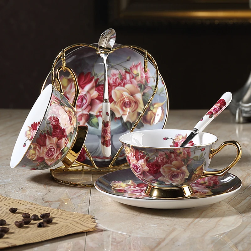 High-grade bone china coffee cup creative British afternoon tea flower teacup saucer set gold edge ceramic coffee cup drinkware High-grade bone china coffee cup creative British afternoon tea flower teacup saucer set gold edge ceramic coffee cup drinkware