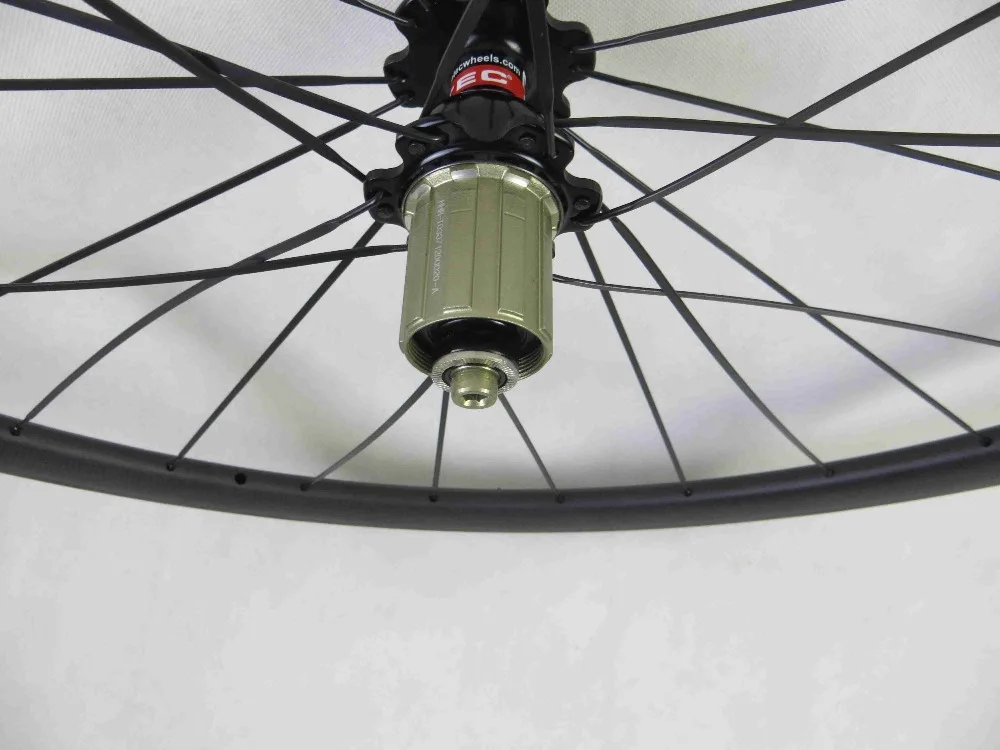 Flash Deal 700C 38mm clincher Hub Novatec 271/372 bike carbon road bicycle wheels carbon wheelset 3 Flash Deal 700C 38mm clincher Hub Novatec 271/372 bike carbon road bicycle wheels carbon wheelset 3