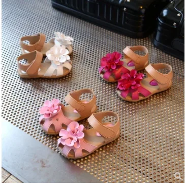 

2018 NEW Baby Toddler Girls Cut-Outs Sandals Kids Flower Protect-Toe Beach Sandals Girls Solid Color Children Slippers Shoe
