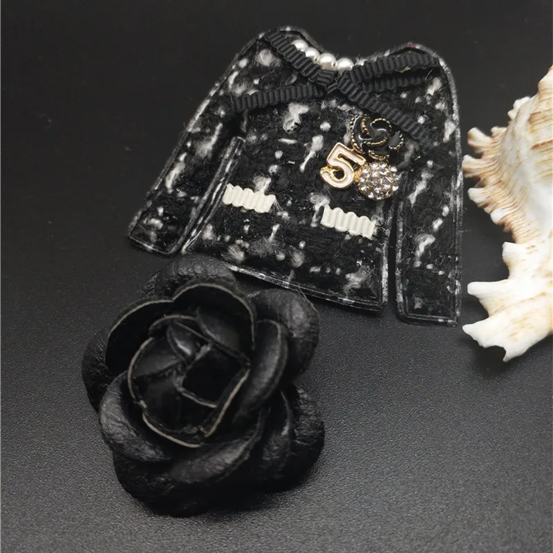 2pcs/ set Luxury Camellia Number 5 CC style Jewlery Lapel Pins Suit